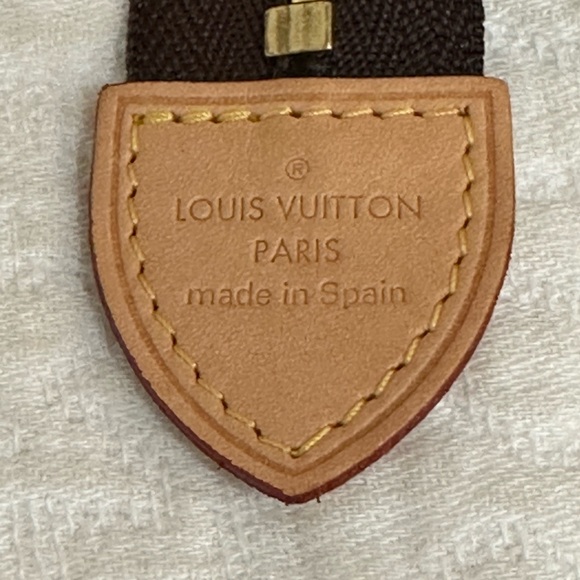 Authentic Louis Vuitton Toiletry 26 - Picture 5 of 6